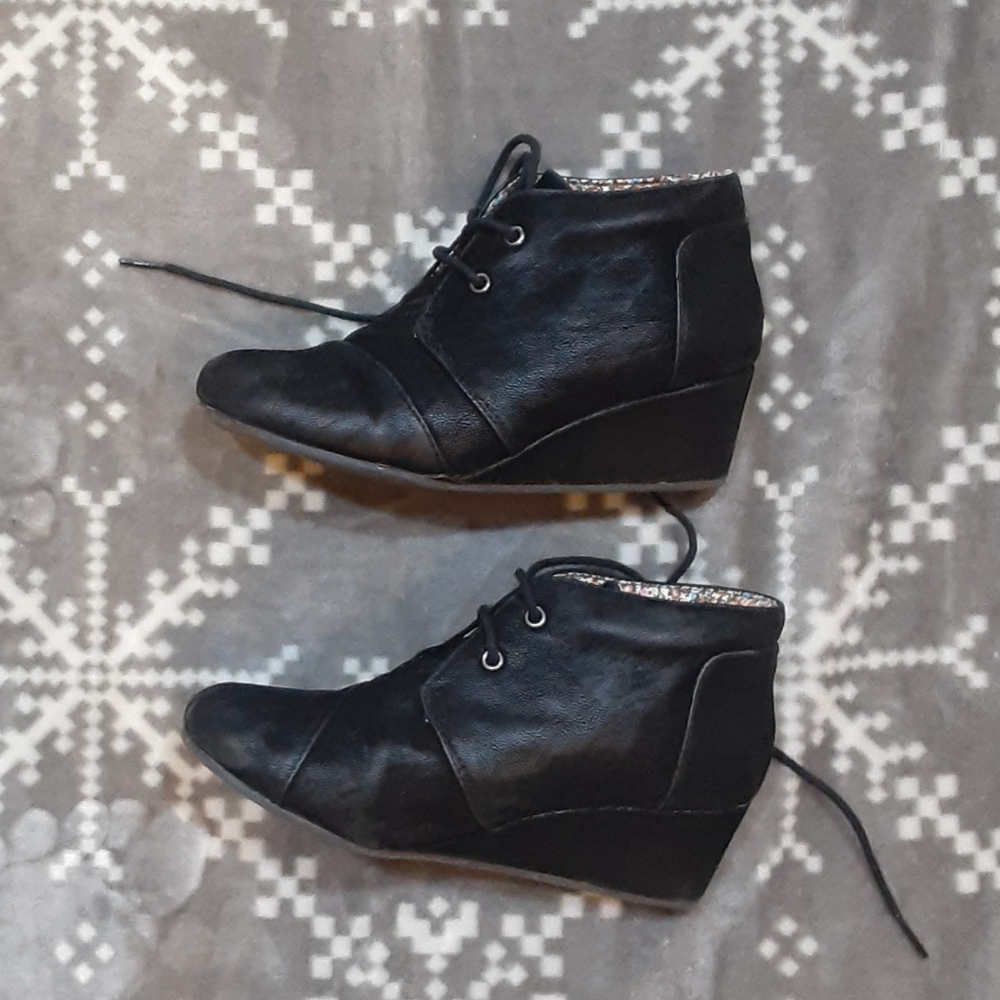 Girl shoes worn once